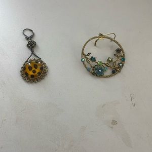2 vintage pendants